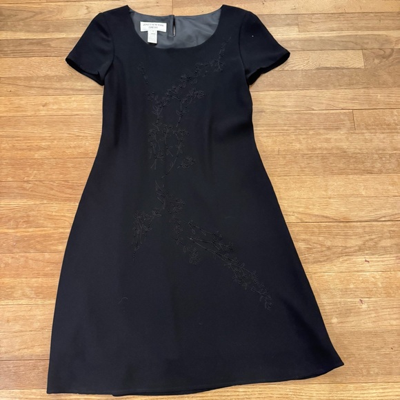 Jones New York black short sleeve beaded knee length shift dress size 4
 b53 - Picture 1 of 5